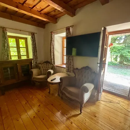 Rustic Retreat Holiday home